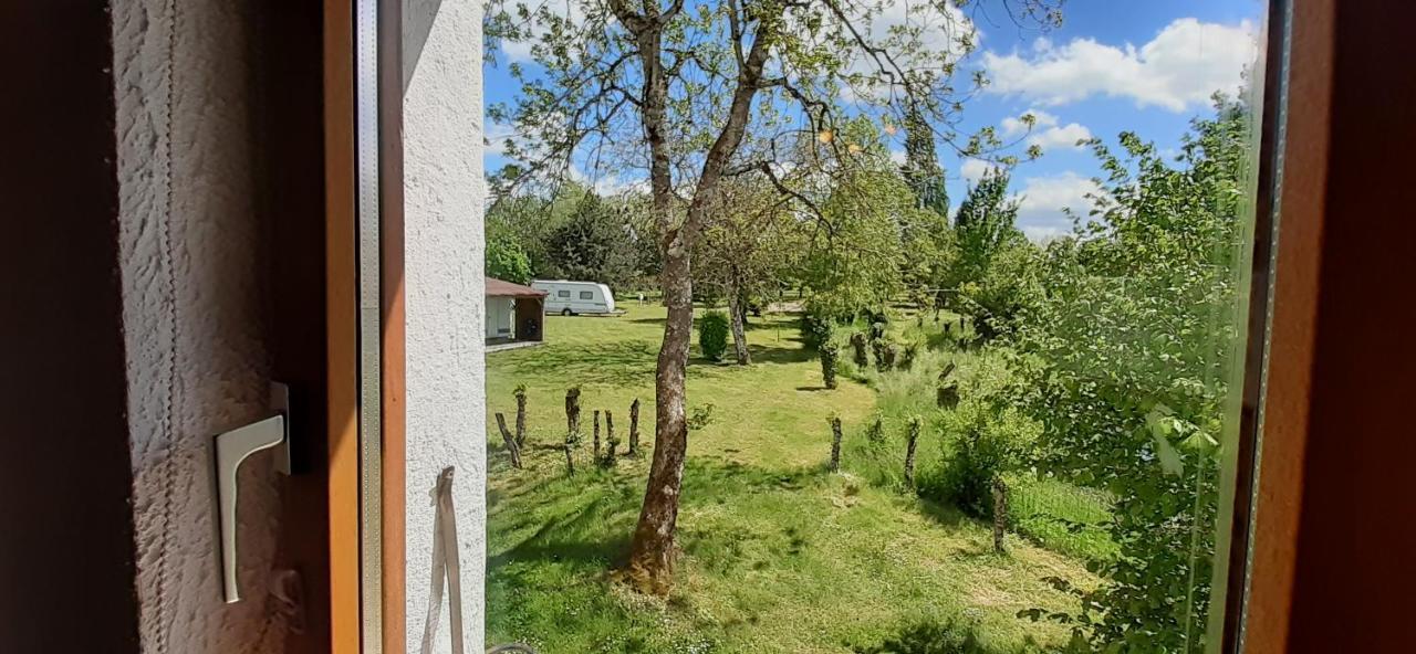L' Appartement Du Camping Hautoreille Bannes  Eksteriør billede