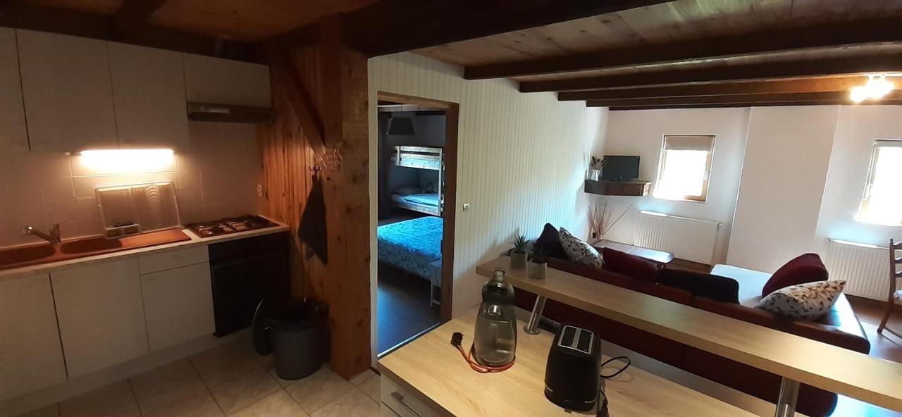 L' Appartement Du Camping Hautoreille Bannes  Eksteriør billede