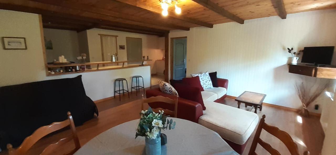 L' Appartement Du Camping Hautoreille Bannes  Eksteriør billede